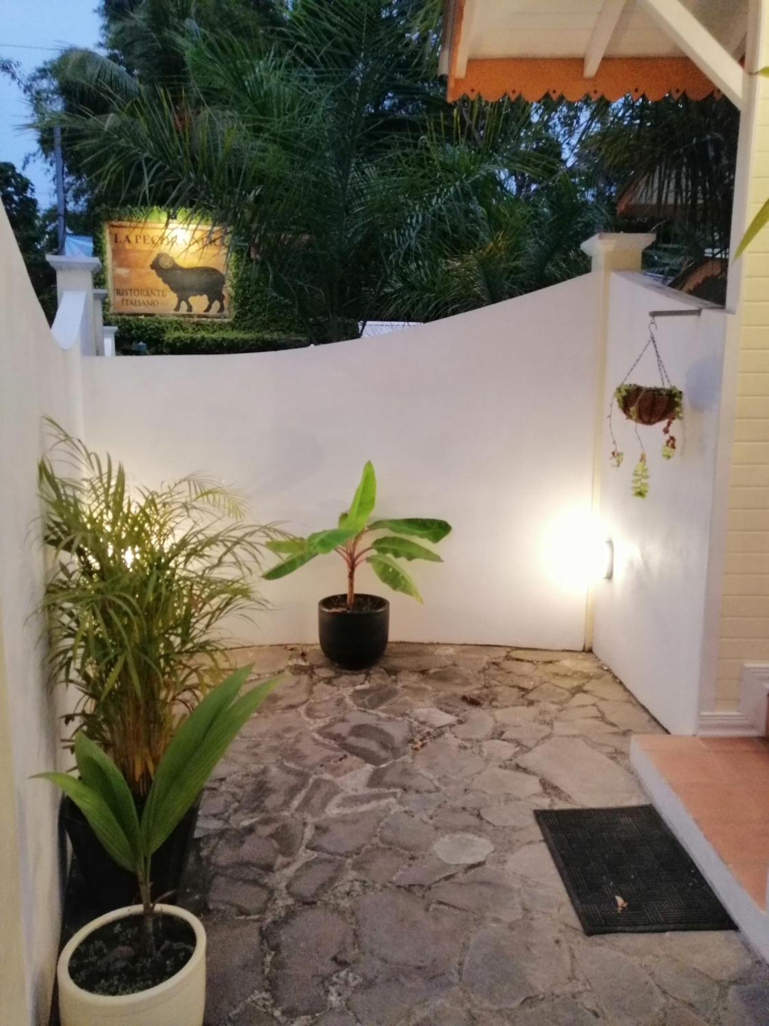 Вілла Casa Modi Puerto Viejo de Talamanca Екстер'єр фото